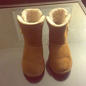 BEARPAW kid boots
